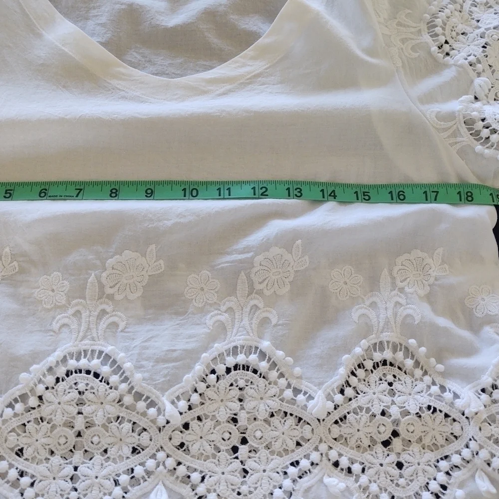 Beautiful white lace blouse - Picture 12 of 15
